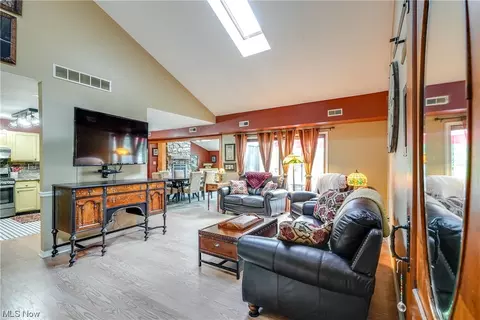 1414 Loop Rd, Kent, OH 44240 photo 6