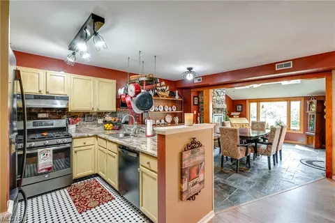 1414 Loop Rd, Kent, OH 44240 photo 14