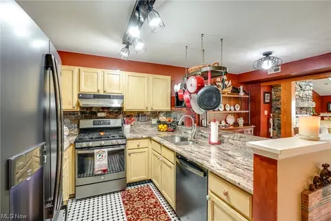 1414 Loop Rd, Kent, OH 44240 photo 13