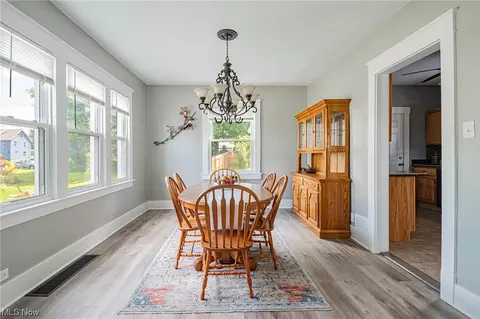 396 Elm St, Struthers, OH 44471 photo 7