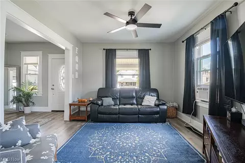 396 Elm St, Struthers, OH 44471 photo 6