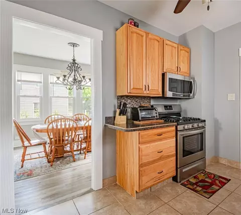 396 Elm St, Struthers, OH 44471 photo 9