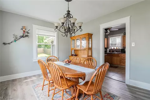 396 Elm St, Struthers, OH 44471 photo 8