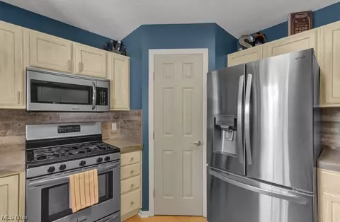32 Comanche Trl, Malvern, OH 44644 photo 10