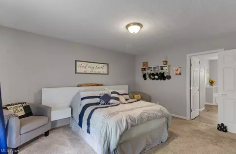 32 Comanche Trl, Malvern, OH 44644 photo 17