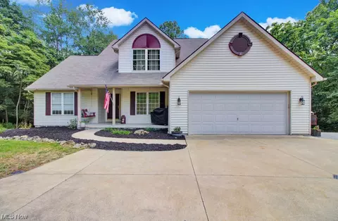 32 Comanche Trl, Malvern, OH 44644 photo 1
