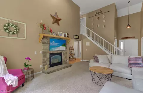 32 Comanche Trl, Malvern, OH 44644 photo 5
