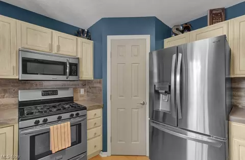 32 Comanche Trl, Malvern, OH 44644 photo 10