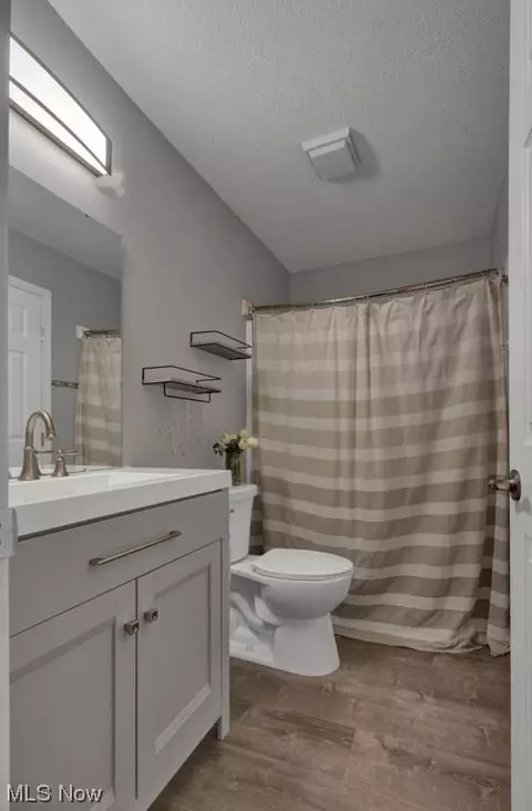 32 Comanche Trl, Malvern, OH 44644 photo 24