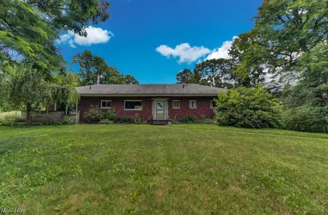 12950 Lincoln St SE, Paris, OH 44669