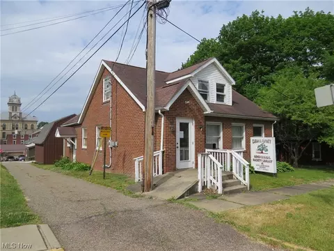 24 2nd St NE, Carrollton, OH 44615