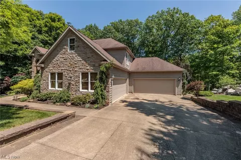 14 Deer Run Dr, Wakeman, OH 44889 photo 2