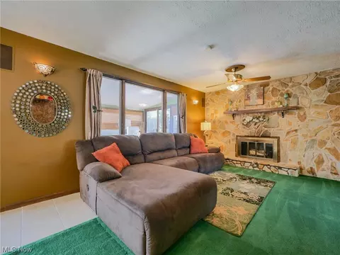 137 Potomac Dr, Elyria, OH 44035 photo 12
