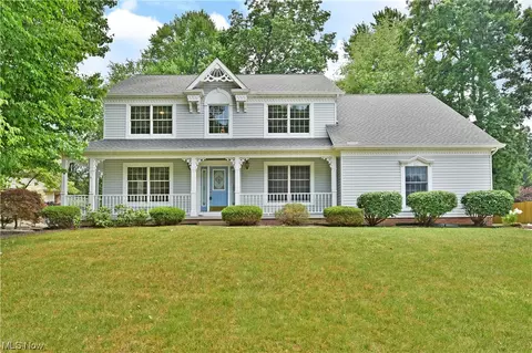 2751 Timberline Dr, Cortland, OH 44410