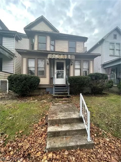 1320 Pennsylvania Ave, Steubenville, OH 43952