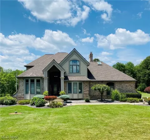 2412 Stewart Rd, Lowellville, OH 44436