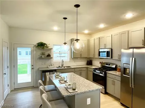 311 Pheasant Run, Elyria, OH 44035 photo 5