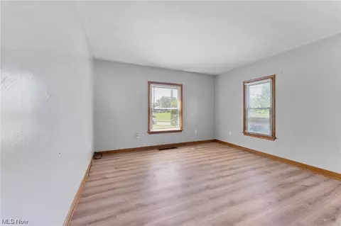550 Devitt Ave, Campbell, OH 44405 photo 8