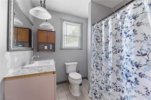 550 Devitt Ave, Campbell, OH 44405 photo 9