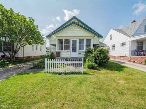 7913 Spring Garden Rd, Parma, OH 44129