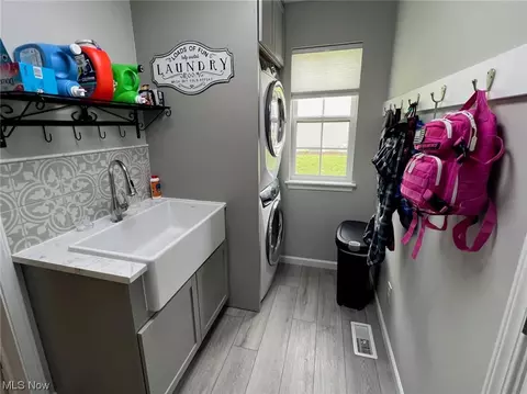 6833 Florence Ave, Ashtabula, OH 44004 photo 9