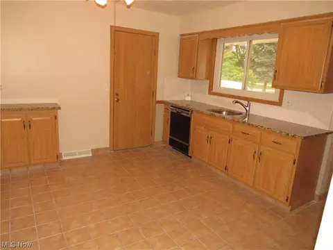 5691 Rangeview Dr, Seven Hills, OH 44131 photo 7