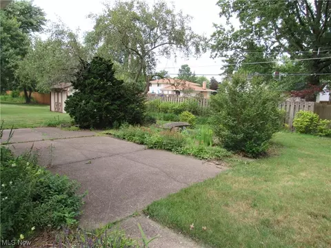 5691 Rangeview Dr, Seven Hills, OH 44131 photo 3