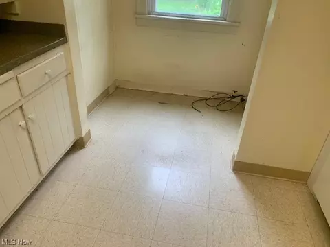 188 Beech St, Berea, OH 44017 photo 9