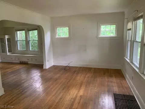 188 Beech St, Berea, OH 44017 photo 4