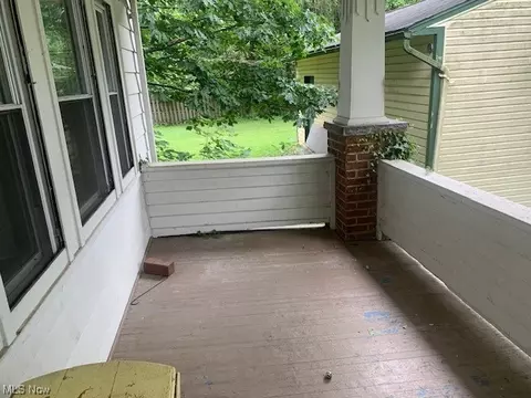 188 Beech St, Berea, OH 44017 photo 3
