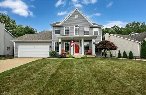 2272 Canterbury Cir, Akron, OH 44319