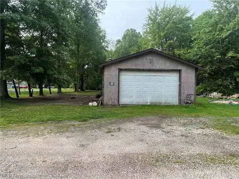 5563 Shaffer Rd NW, Warren, OH 44481 photo 2