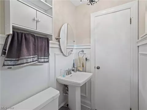 7707 Robert St, Parma, OH 44134 photo 16