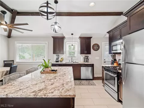 7707 Robert St, Parma, OH 44134 photo 5