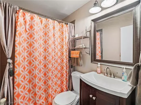 7707 Robert St, Parma, OH 44134 photo 19