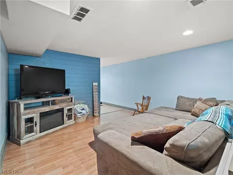 7707 Robert St, Parma, OH 44134 photo 20