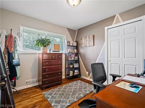 7707 Robert St, Parma, OH 44134 photo 18