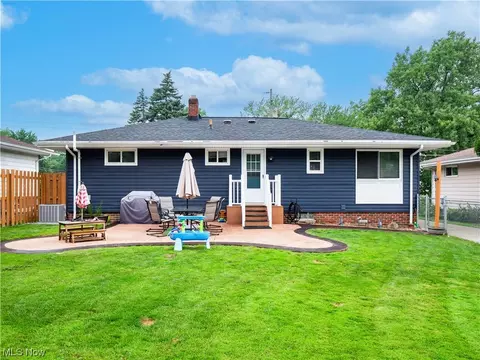 7707 Robert St, Parma, OH 44134 photo 25