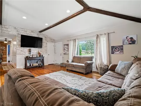 7707 Robert St, Parma, OH 44134 photo 9