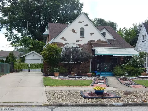 2113 Brookview Blvd, Parma, OH 44134 photo 1