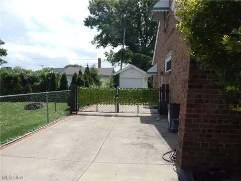 2113 Brookview Blvd, Parma, OH 44134 photo 28