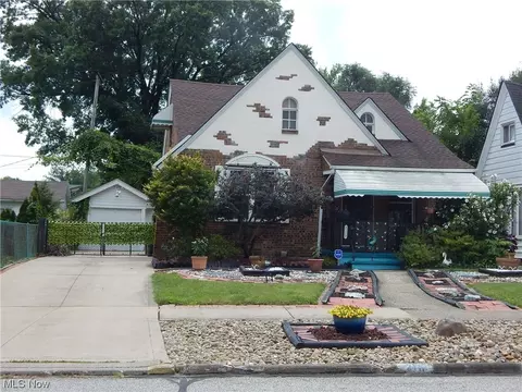 2113 Brookview Blvd, Parma, OH 44134 photo 1