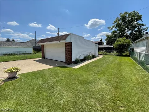 7413 Spring Garden Rd, Parma, OH 44129 photo 4