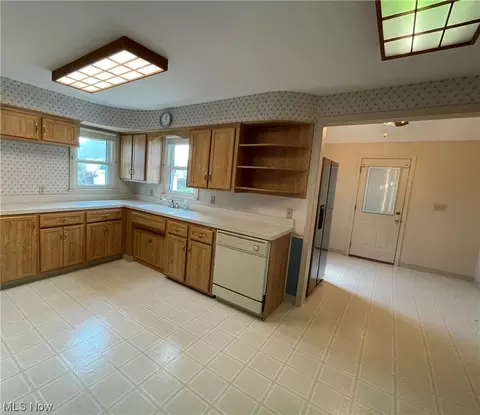 7413 Spring Garden Rd, Parma, OH 44129 photo 12