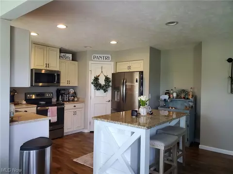 622 Hendrix Blvd, Lagrange, OH 44050 photo 3
