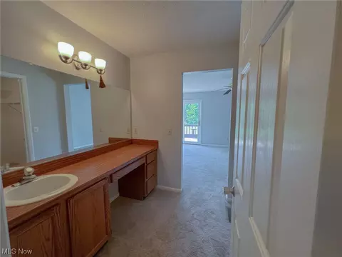 750 Hampton Cir #6, Aurora, OH 44202 photo 14
