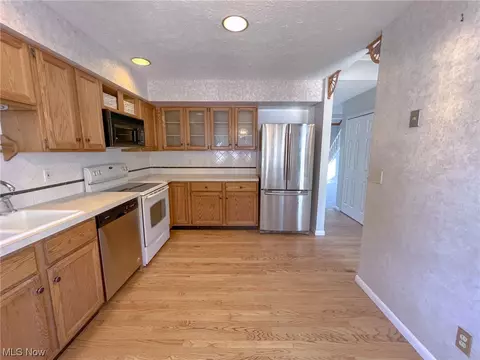 750 Hampton Cir #6, Aurora, OH 44202 photo 4