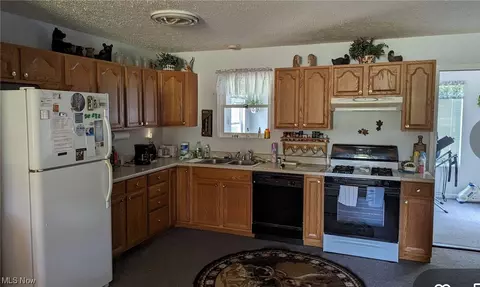 965 Access Rd, Williamstown, WV 26187 photo 9