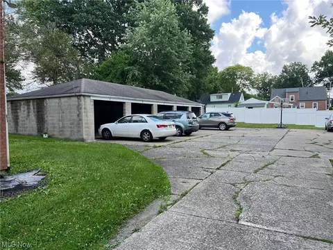 83 Homestead Dr, Boardman, OH 44512 photo 3