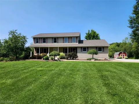 15620 Hart Rd, Montville, OH 44064